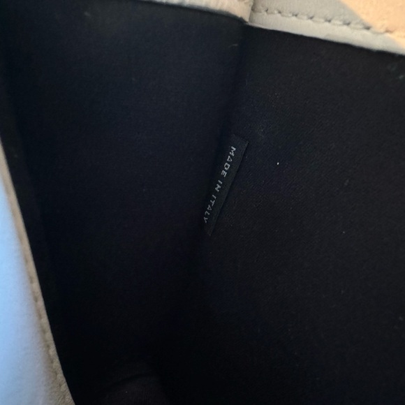 White Authentic Miu Miu Confidential Matelassé Leather Bag - Picture 11 of 11